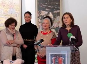 V�deo: Voluntarias donan cojines terap�uticos